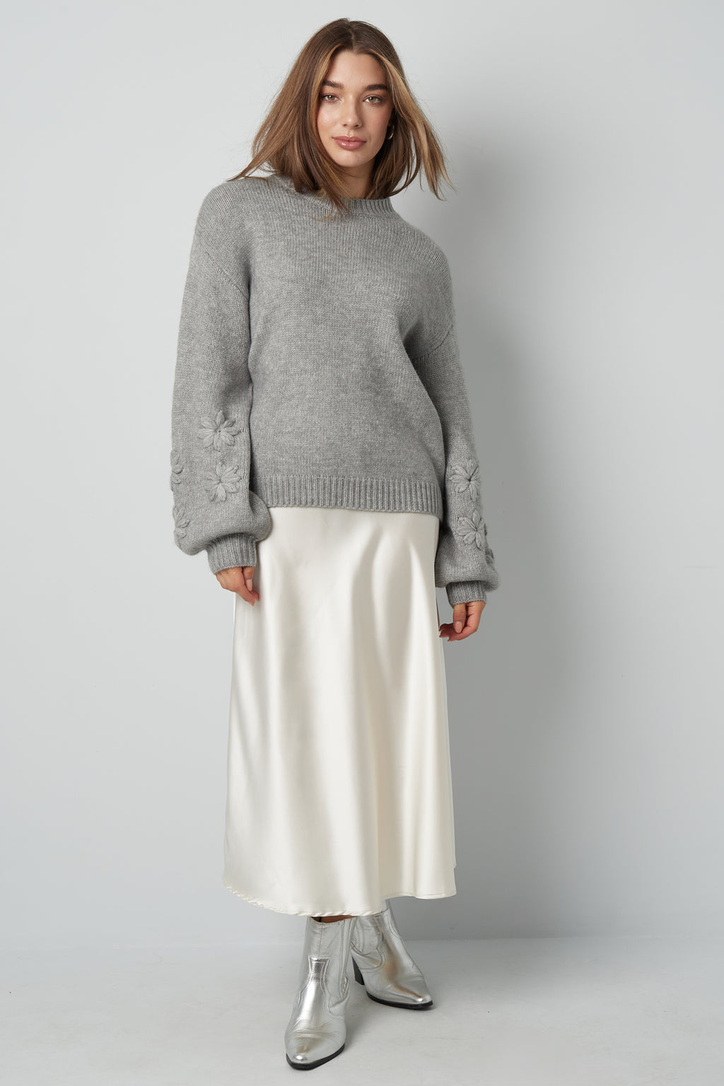 Gestrickter Wollmischungs Damen Oversized Pullover Blumen Applikation