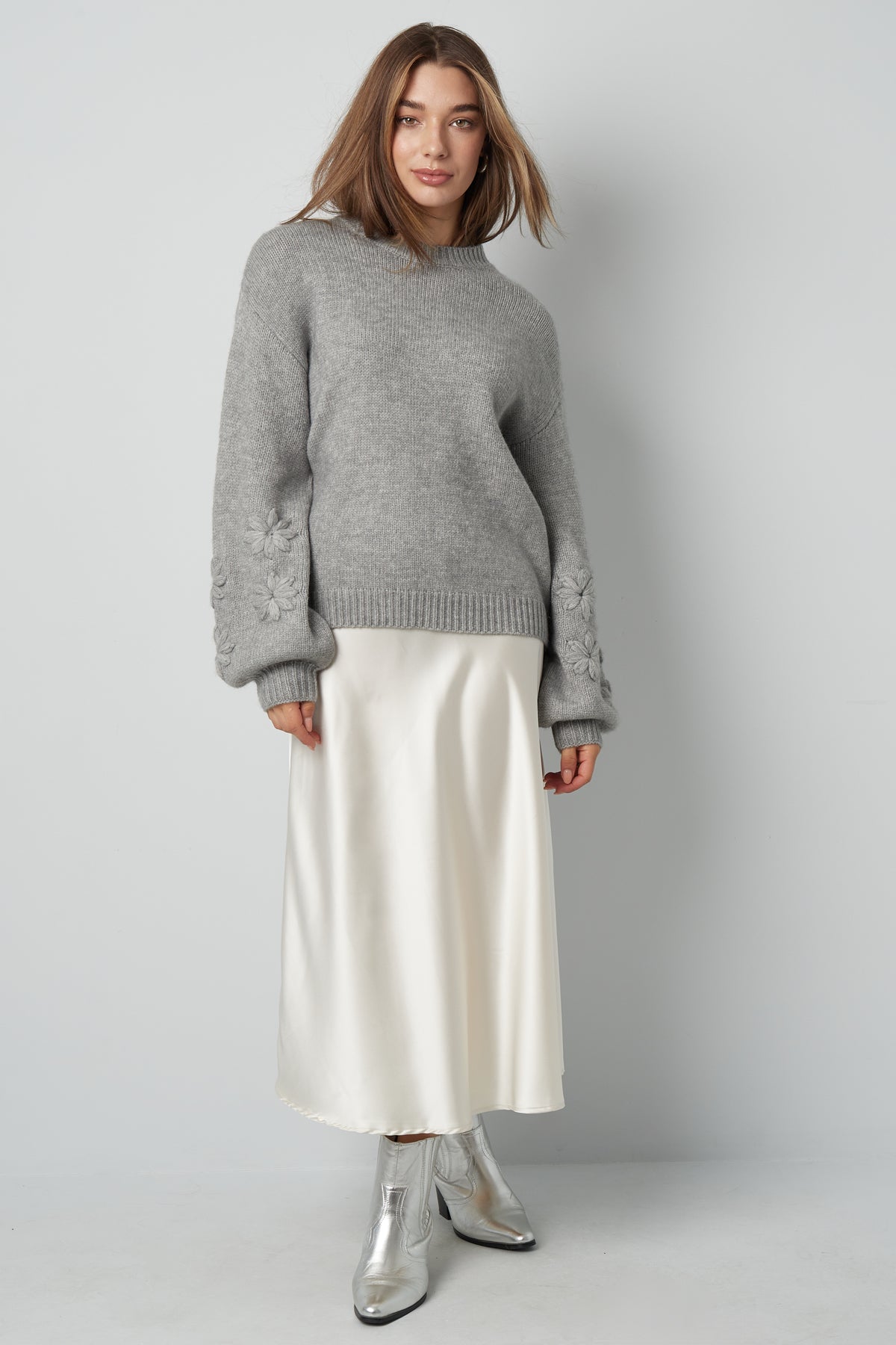 Gestrickter Wollmischungs Damen Oversized Pullover Blumen Applikation